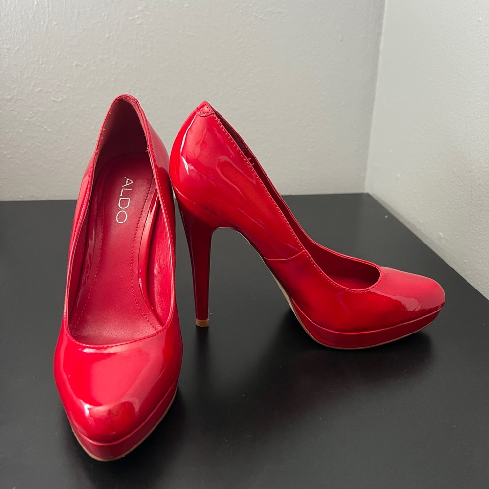 Aldo Red Moos